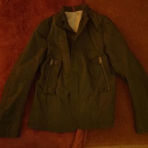 Waxed rain coat from j lindeberg. Size small and fits/tailored amazingly.